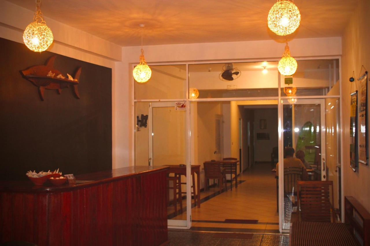 Surasa Beach Resort Weligama Buitenkant foto