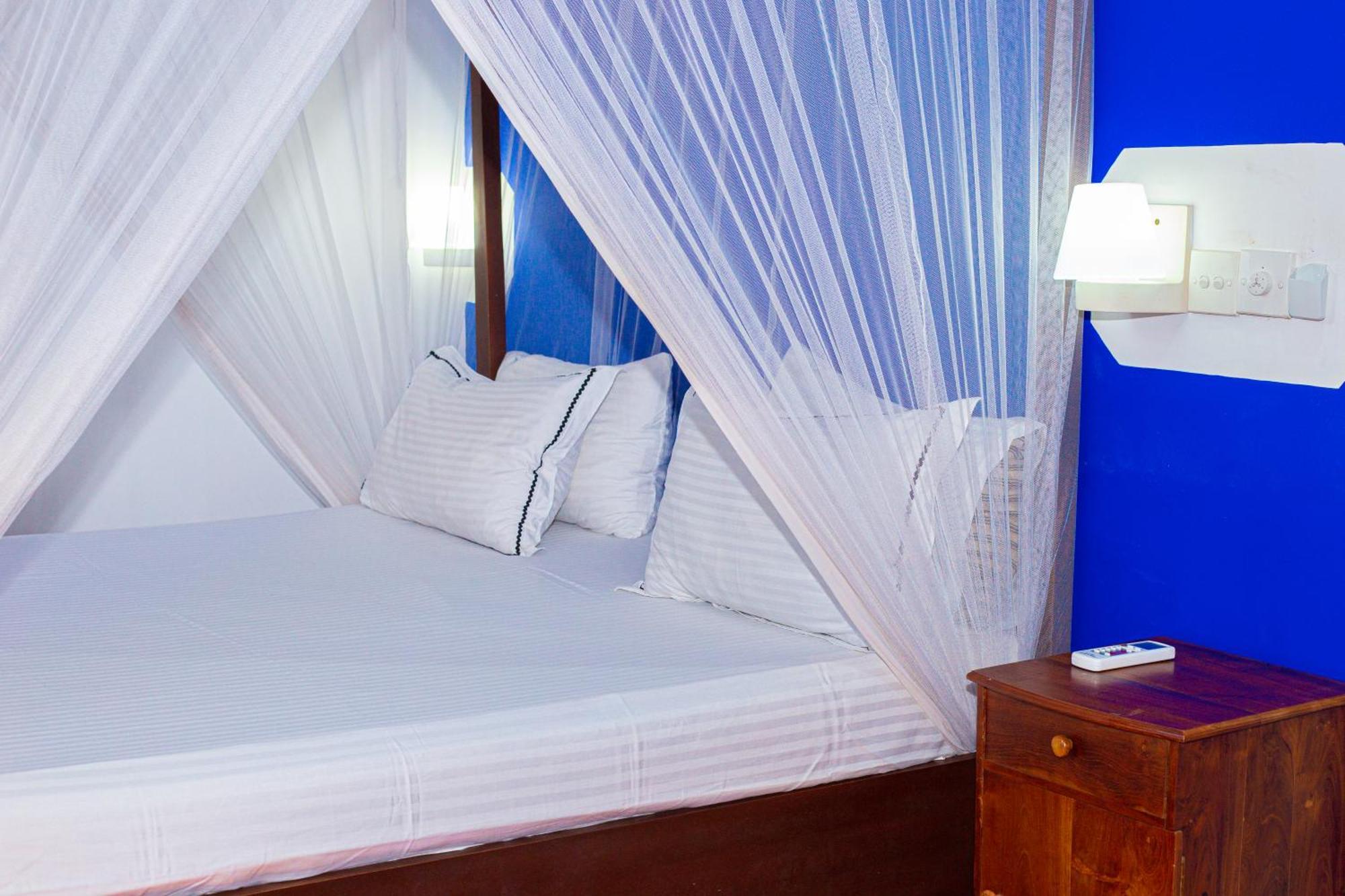 Surasa Beach Resort Weligama Buitenkant foto