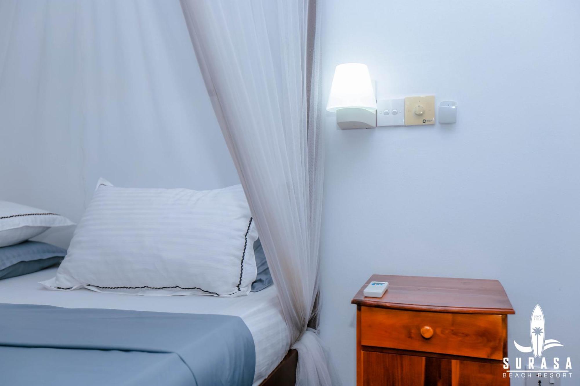 Surasa Beach Resort Weligama Buitenkant foto