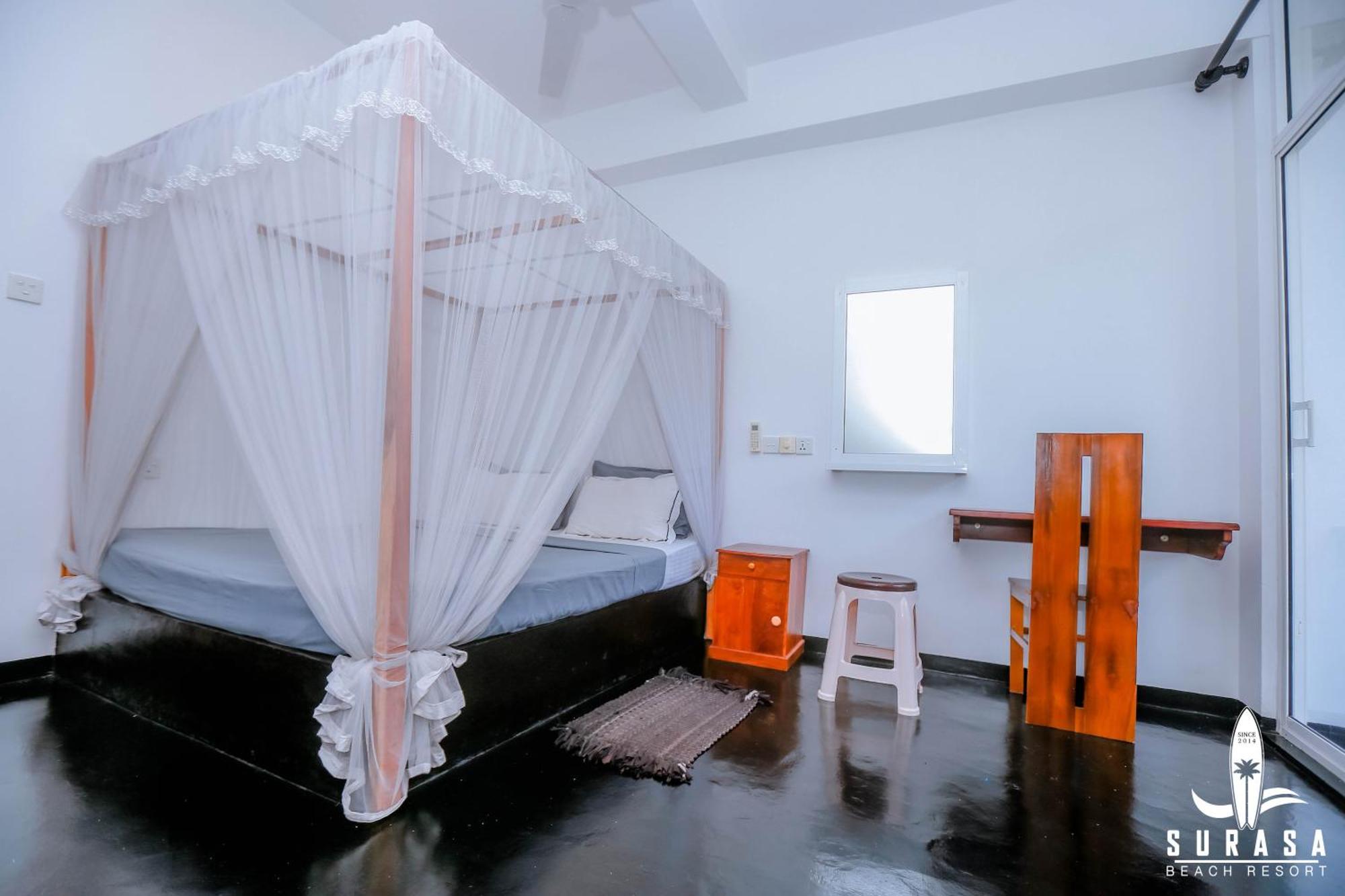 Surasa Beach Resort Weligama Buitenkant foto