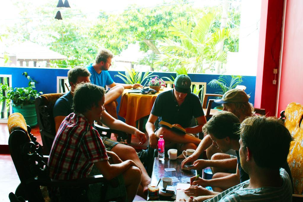 Surasa Beach Resort Weligama Buitenkant foto