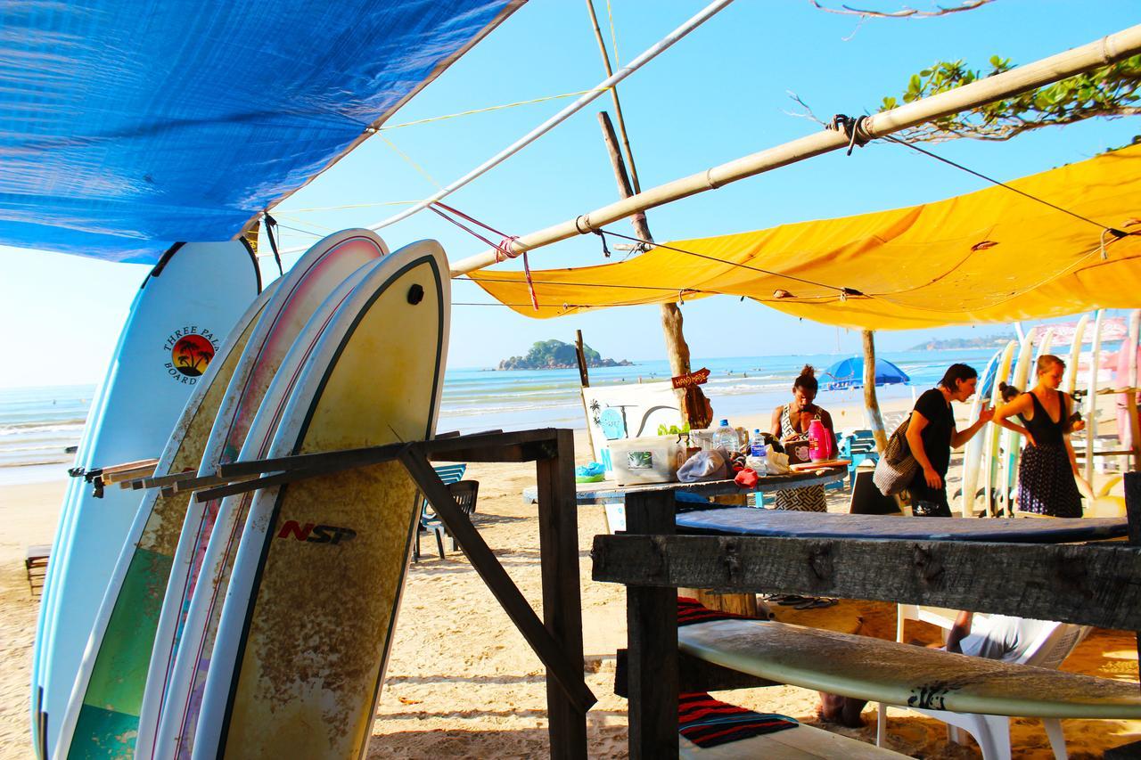 Surasa Beach Resort Weligama Buitenkant foto